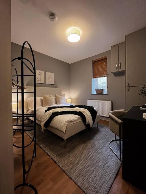 Modern Ground Floor Apartment Тодморден Екстер'єр фото